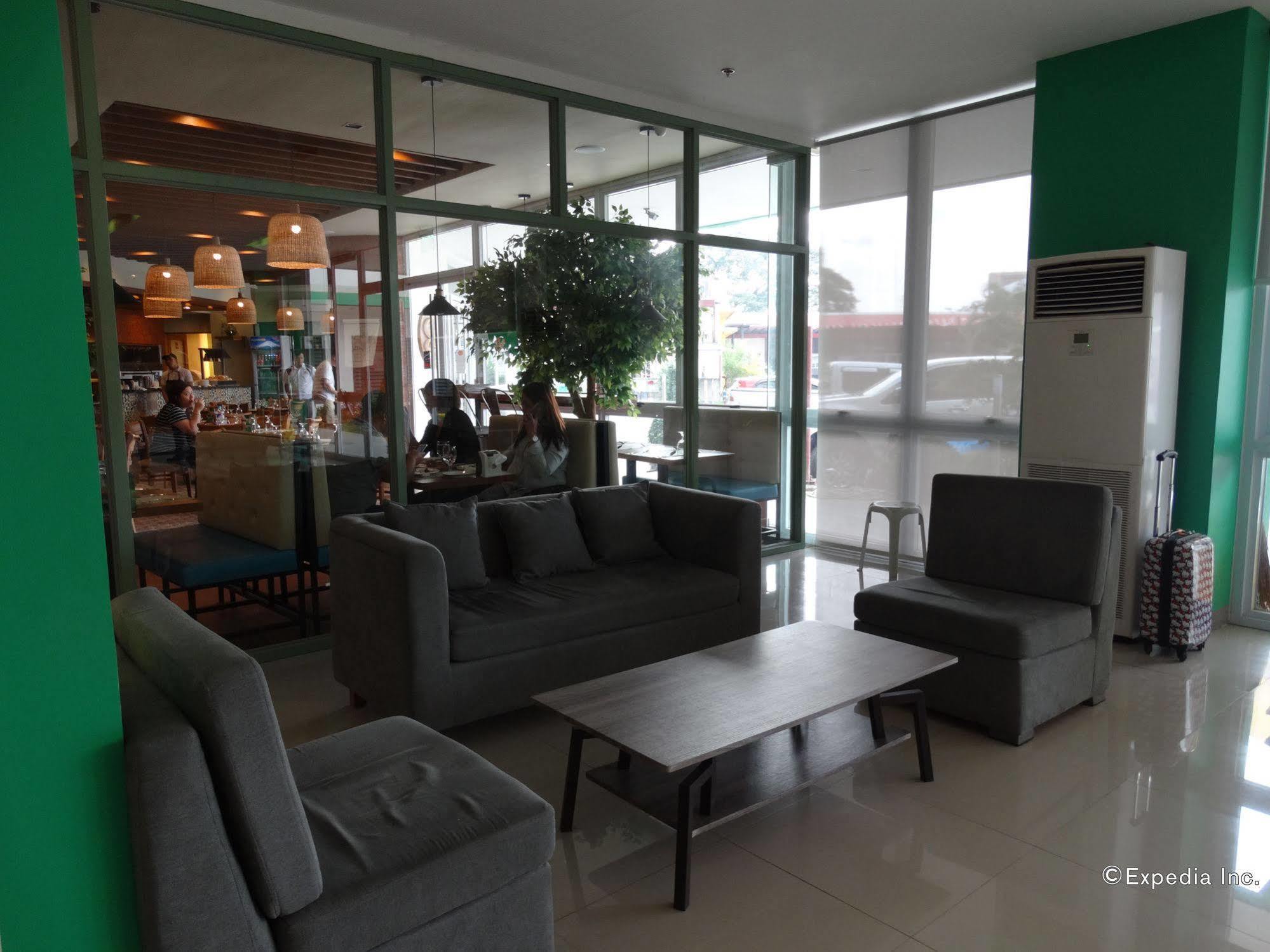 Go Hotels Lanang - Davao Exterior photo